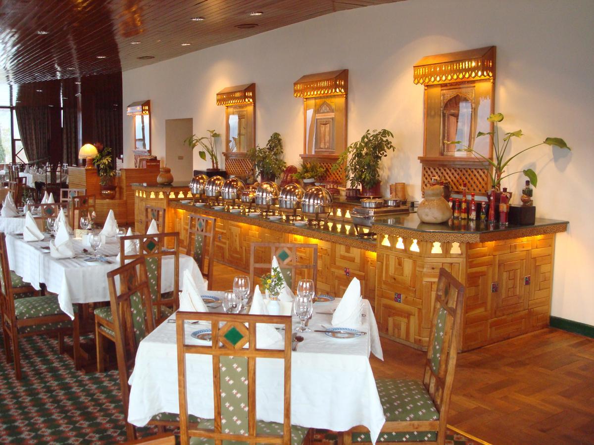Gilgit Serena Hotel Εξωτερικό φωτογραφία